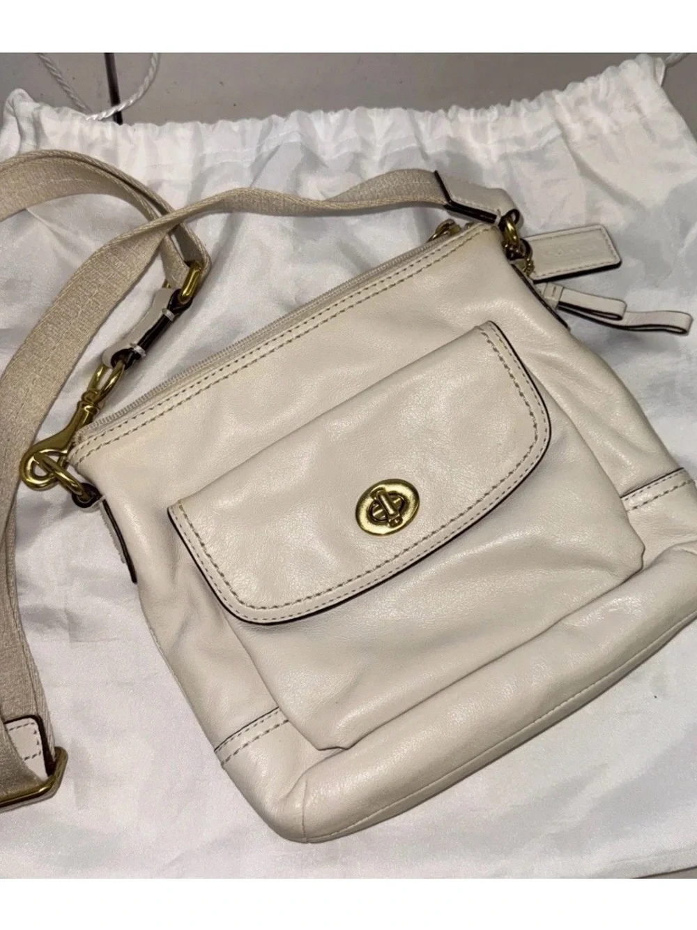Coach Park Swingpack Crossbody Bag Leather Beige Ivory Gold Tone Hardware